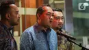 M Lutfi diperiksa sekitar 9 jam, masuk sekitar pukul 08.55 WIB dan keluar dari ruang pemeriksaan sekitar pukul 18.20 WIB. (Liputan6.com/Faizal Fanani)