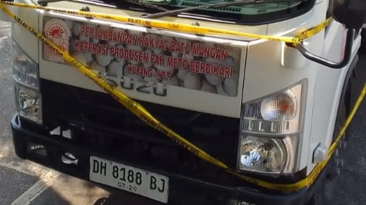 Mobil berisi mangan yang ditahan polisi. (Istimewa/Ola Keda)
