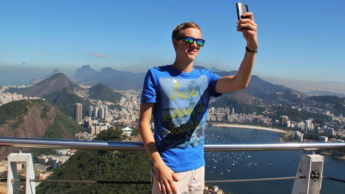 37 Kata-kata Caption Keren dalam Bahasa Inggris untuk Postingan Selfie