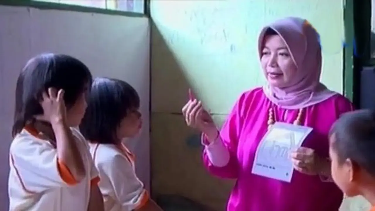Bunda Lis, Sosok Pendiri Sekolah Gratis di Tangerang