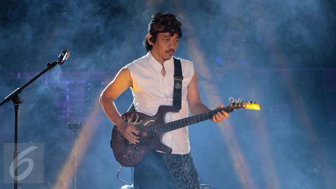 Dewa Budjana