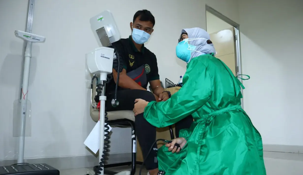 Sejumlah pemain Persikabo melakukan MCU (Medical Check Up) di Rumah Sakit EMC, Sentul, Kabupaten Bogor pada Sabtu (21/08/2021). Kegiatan tersebut bertujuan untuk mengetahui kondisi terakhir pemain sebelum didaftarkan ke panitia LIB untuk mengarungi BRI Liga 1 Indonesia musim 2021/2022.