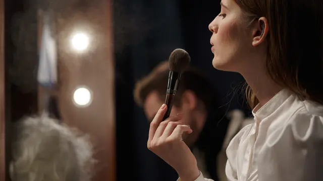 Contoh ilustrasi penyempurnaan makeup