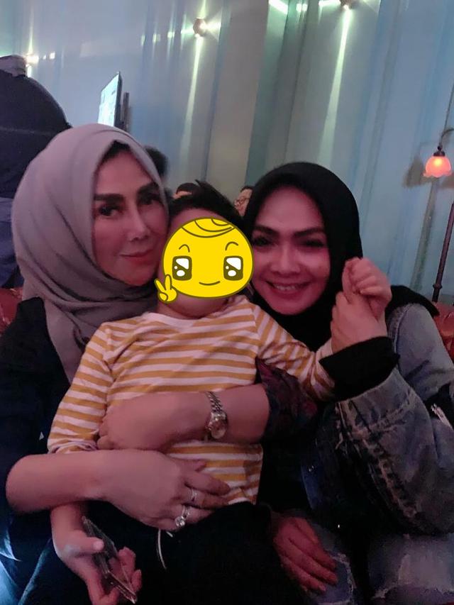 8 Potret Kebersamaan Rieta Amilia dan Amy Qanita, Disebut Besan Goals