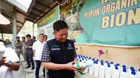 Bupati OKU Timur Ir. H Lanosin, M.T,. Meninjau Tempat Pembuatan Pupuk Bionos di Tempat Pembuangan Akhir (TPA), Minang Baru Kecamatan Martapura, Jum'at 27/10/2023.