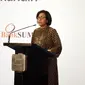 Menkeu Sri Mulyani memberi sambutan saat menghadiri penandatanganan kerja sama antar bank sindikasi di Jakarta, Jumat (29/12). MOU tersebut merupakan bentuk kerja sama kredit sindikasi proyek kereta api ringan. (Liputan6.com/Angga Yuniar)