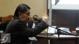 Sidang kasus pembunuhan Wayan Mirna Salihin menghadirkan dan mendengarkan keterangan saksi ahli yakni Ahli Kriminologi Ronny Rasman Nitibaskara di Pengadilan Negeri Jakarta Pusat, Jakarta, Kamis (1/9). (Liputan6.com/Helmi Afandi)