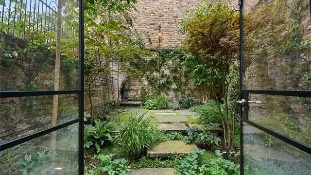 Hanya selebar 1,5 Meter, Ini 7 Potret Rumah Tersempit di London. (Sumber: winkworth)