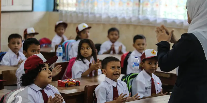 20150727-Hari-Pertama-Masuk-Sekolah-Jakarta1