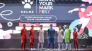 Dalam peluncuran yang menggunakan pemain Timnas Indonesia dan Timnas Futsal sebagai model, tampak jersey kandang didominasi oleh warna merah. Tampak dalam foto, suasana peluncuran jersey terbaru Timnas Indonesia di Plaza Utara Stadion Utama Gelora Bung Karno (SUGBK), Jakarta, Kamis (12/3/2026) malam. (Bola.com/Bagaskara Lazuardi)