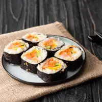 Resep Kimbab Asli Korea./Copyright: shutterstock.com/id/g/LightField+Studios
