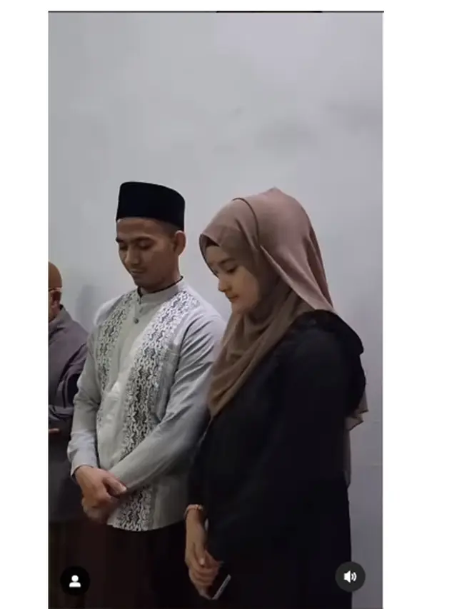6 Momen Aqiqah Anak Pertama Ridho 2R dan Syifa, Digelar Sederhana