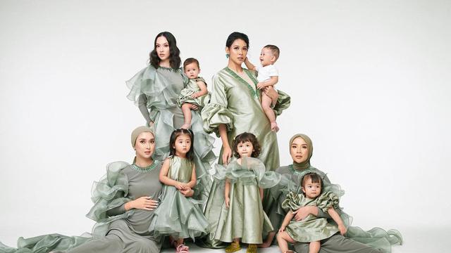 5 Pemotretan Bunga Jelitha dengan Geng Puteri Indonesia 2017 Ini Banjir Pujian