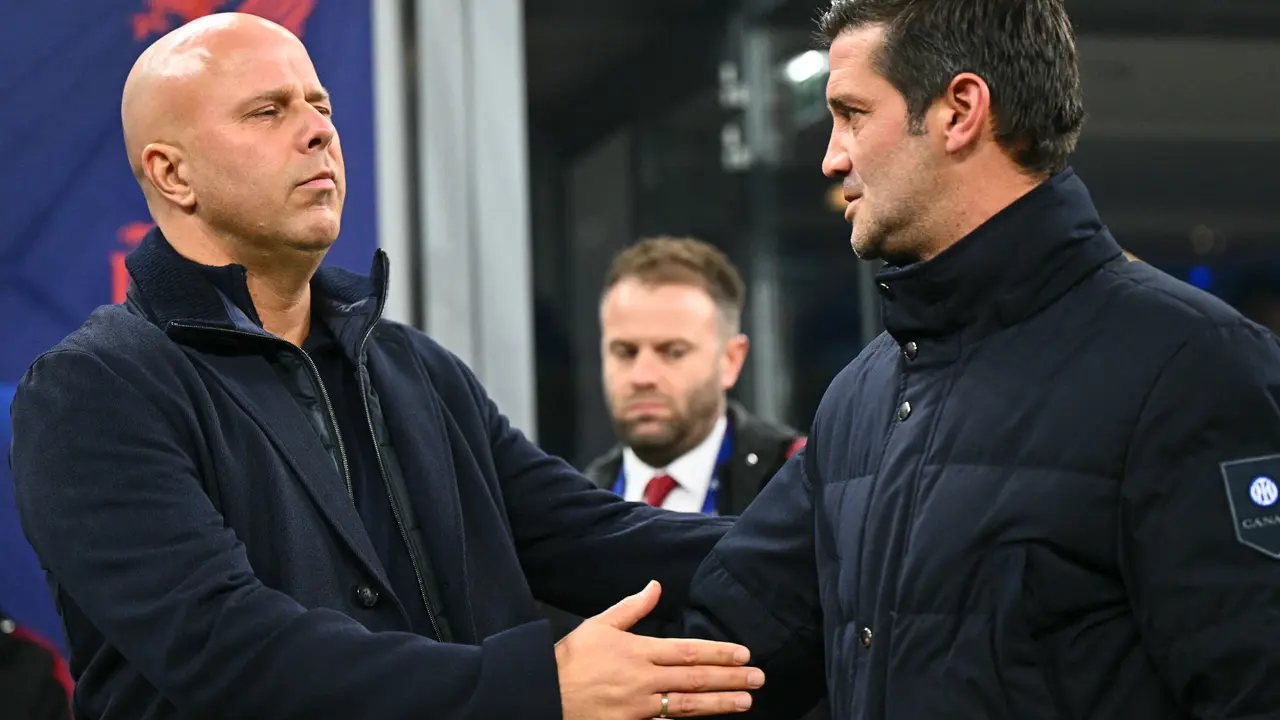 Arne Slot dan Cristian Chivu