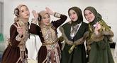 Selain Nabilah Ayu, member lain yang juga menggunakan hijab selama manggung adalah Melody, Bebi JKT48, Dena, dan juga Uty. Mereka tetap terlihat manis dan anggun. (Instagram/nblh.ayu)