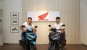 Dua pembalap didikan PT Astra Honda Motor, Mario Suryo Aji (kiri) dan Veda Ega Pratama. (PT Astra Honda Motor)