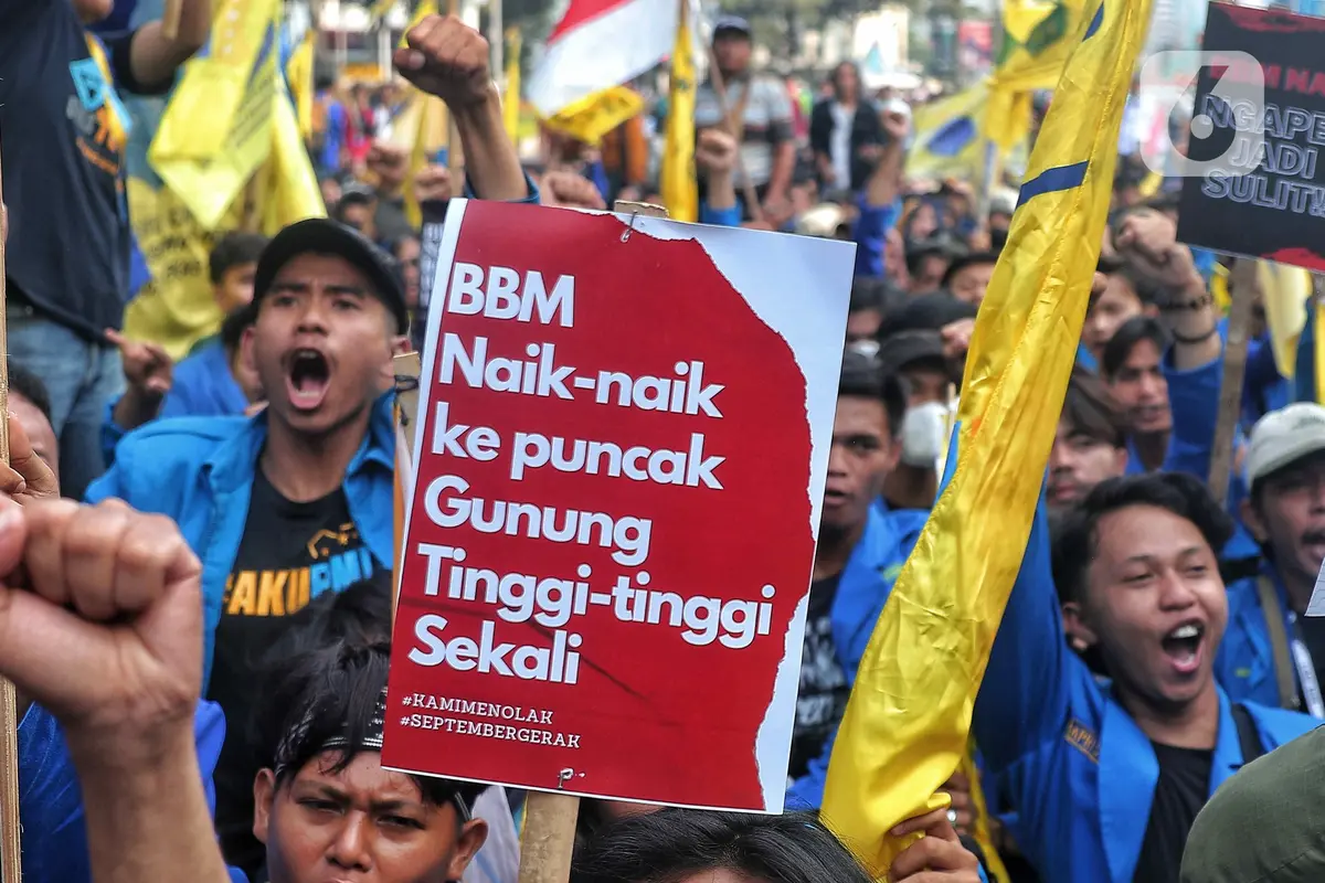 Demo Tolak Kenaikan Harga BBM Berujung Ricuh