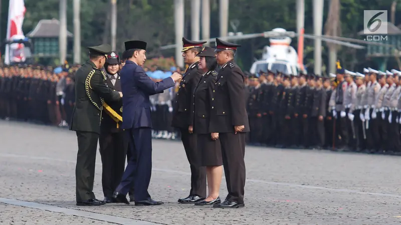 Jokowi Pimpin Upacara Peringatan HUT ke-71 Bhayangkara