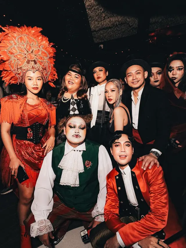 8 Adu Gaya Totalitas Couple Artis di Pesta Ultah Geng Aries 2024, Vidi Aldiano-Sheila Dara hingga Sherina Munaf-Baskara