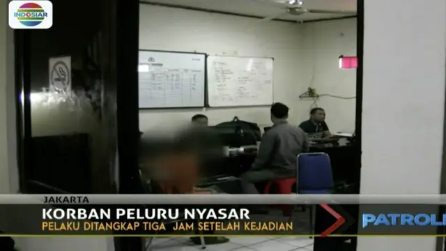 Seorang gadis remaja di Cengkareng, Jakarta Barat, tertembak  peluru senapan angin saat  sedang menonton televisi di rumahnya.