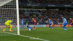 Barcelona melanjutkan ambisi meraih gelar Liga Spanyol musim ini dengan menghajar Malaga 2-0, Sabtu (10/3). Kendati ditinggal mega...
