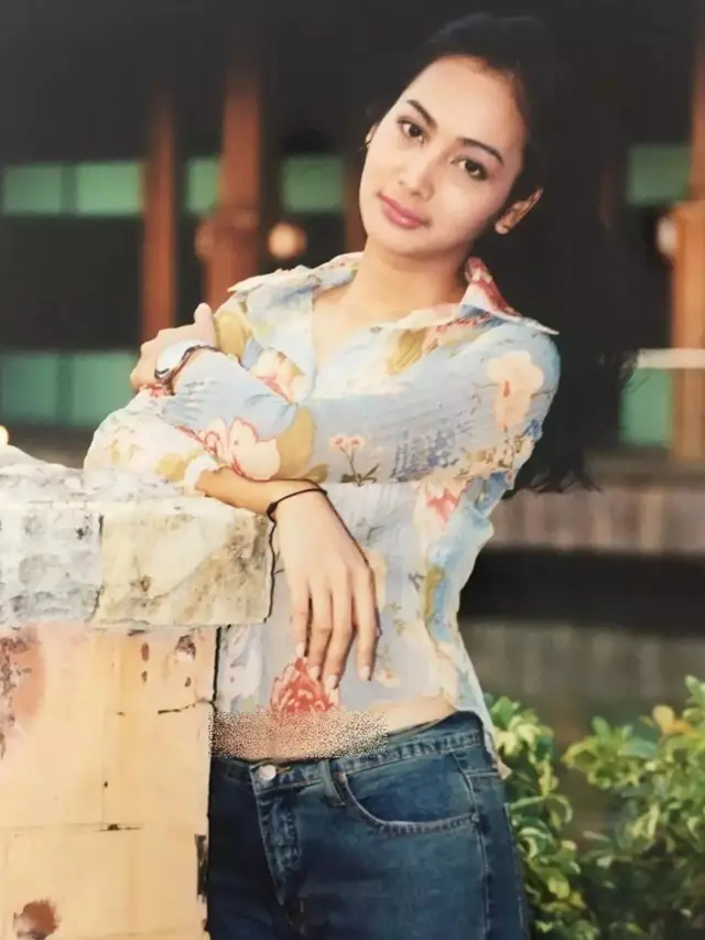 Potret Masa Muda 8 Istri Vokalis Band, Selalu Memesona