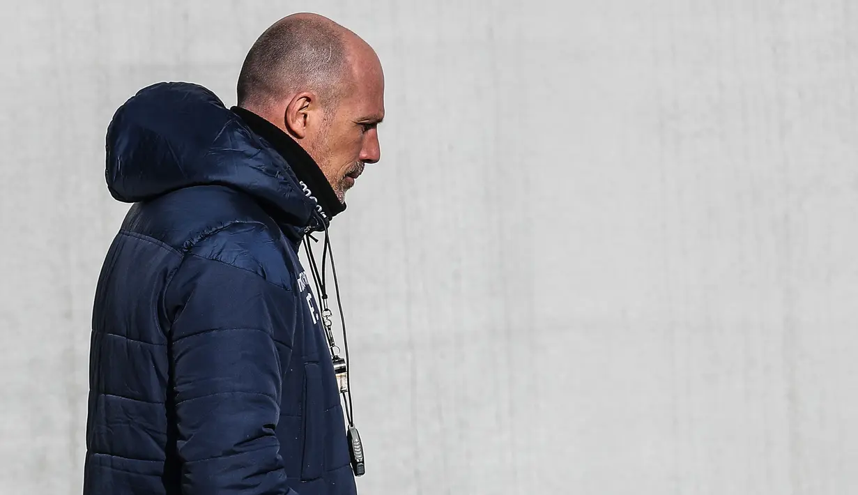 Pelatih Club Brugge, Philippe Clement menghadiri sesi latihan tim di Brugge, Rabu (19/2/2020).  Club Brugge akan bertanding melawan wakil Inggris, Manchester United pada leg pertama babak 32 besar Liga Europa di Jan Breydel Stadion. (AFP Photo/Belga/Bruno Fahy)