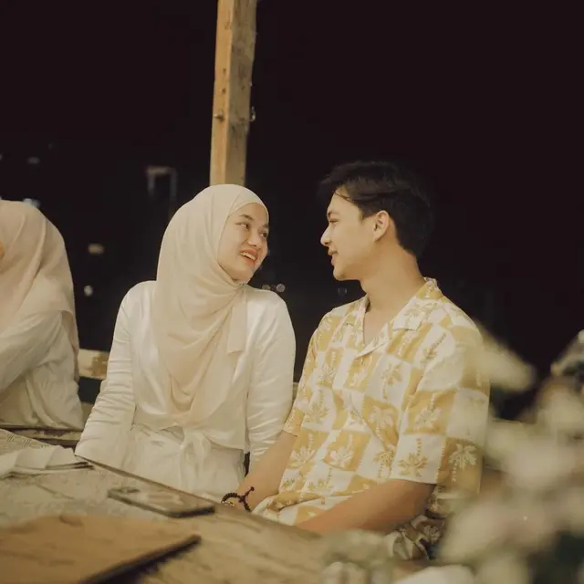6 Potret Liburan Dinda Hauw dan Rey Mbayang di Labuan Bajo, Bak Honeymoon Kedua
