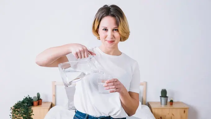 Ilustrasi minum air/freepik.com