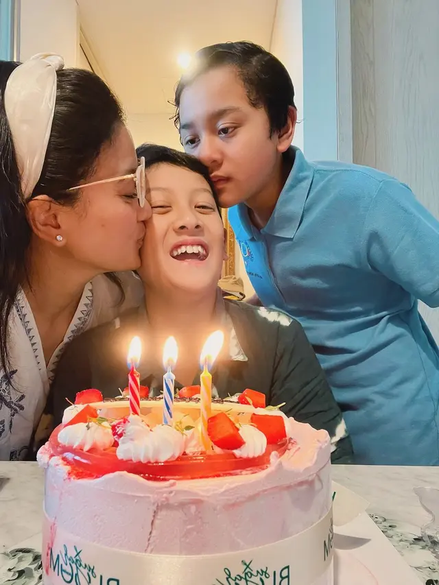 Potret ulang tahun Kana Mahatma anak sulung Marcella Zalianty yang ke-13 tahun (Sumber: Instagram/@marcella.zalianty)