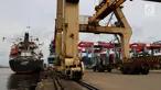 Suasana aktivitas di Terminal Pelabuhan Pontianak, Kalimantan Barat, Rabu (11/4). PT Pelindo II (Persero) hari ini mencanangkan pembangunan Pelabuhan Terminal Tanjung Pura (Terminal Kijing). (Liputan6.com/Johan Tallo)
