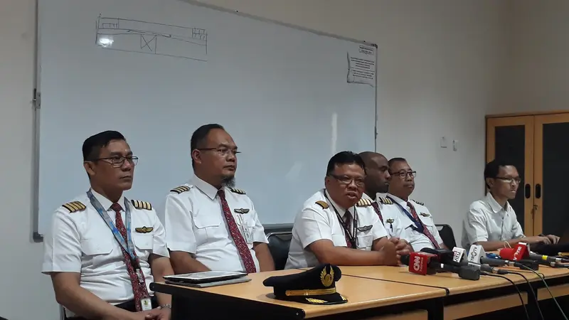 Senior pilot Lion Air buka suara soal kabar negatif yang berhembus di masyarakat.