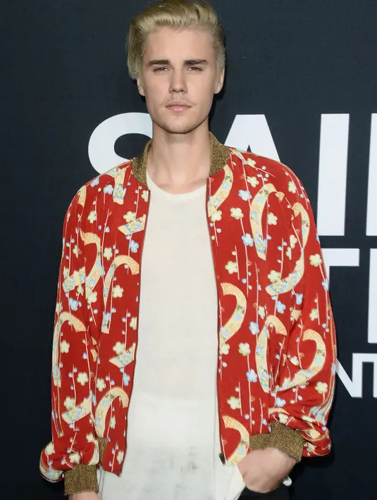 Justin Bieber memiliki penggemar yang terbilang banyak, berbagai kalangan dan usia mengidolakannya. Jadi dimanapun dirinya berada, Justin pasti bertemu dengan penggemarnya. (AFP/Bintang.com)