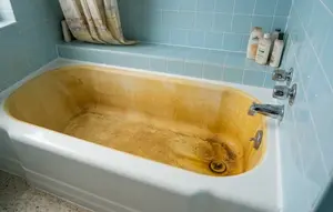 Cara Membersihkan Bak Mandi Fiber Plastik yang Menguning Tebal