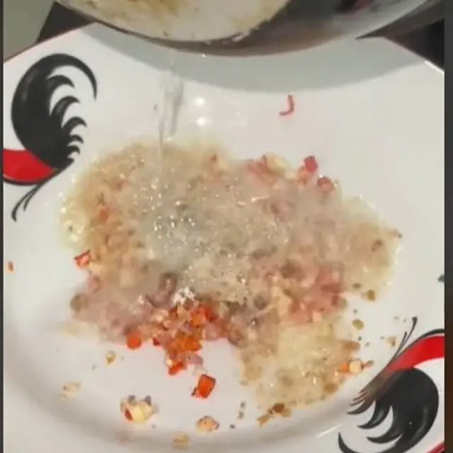 Viral Racikan Mi Instan Pakai Bawang dan Minyak Panas, Bakal Jadi Tren Baru?
