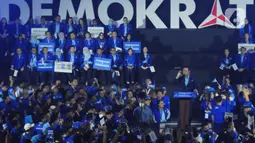 Agus Harimurti Yudhoyono (AHY) selaku Ketua Umum Partai Demokrat menyampaikan pidato politiknya di Tennis Indoor Senayan, Jakarta, Selasa (14/3/2023). Pidato politik AHY dihadiri pengurus teras Partai Demokrat, baik pusat maupun daerah, organisasi sayap, anggota Fraksi Demokrat seluruh Indonesia, dan ribuan kader lainnya. (merdeka.com/Imam Buhori)