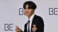 J-Hope berpose dalam press conference album baru BTS, &rsquo;BE (Deluxe Edition)&rsquo;, di Seoul pada 20 November 20202. (AFP/Jung Yeon-je)