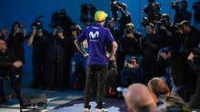 Pembalap Movistar Yamaha, Valentino Rossi saat mengumumkan perpanjangan kontrak hingga MotoGP 2020. (Twitter/Movistar Yamaha)