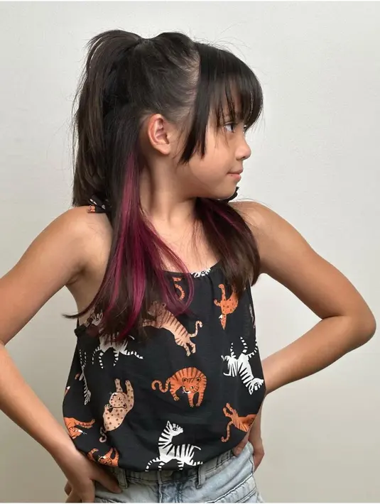 <p>Putri cantik anak Gading Marten dan Gisel itu terlihat sedang membantu cuci baju. Sisi lain dari Gempita Nora Marten itu dibagikan oleh sang ayah dalam beberapa potretnya. [Instagram/gadiiing]</p>
