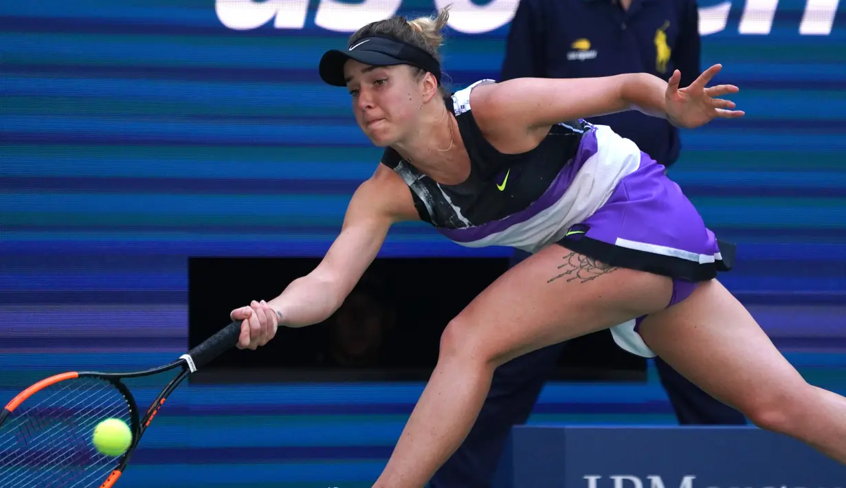 Petenis Ukraina, Elina Svitolina berselebrasi setelah menang atas petenis Inggris, Johanna Konta pada perempat final AS Terbuka 2019 di Arthur Ashe Stadium, Selasa (3/9/2019). Svitolina menjadi petenis perempuan Ukraina pertama yang melaju ke semifinal AS Terbuka. (Clive Brunskill/Getty Images/AFP)