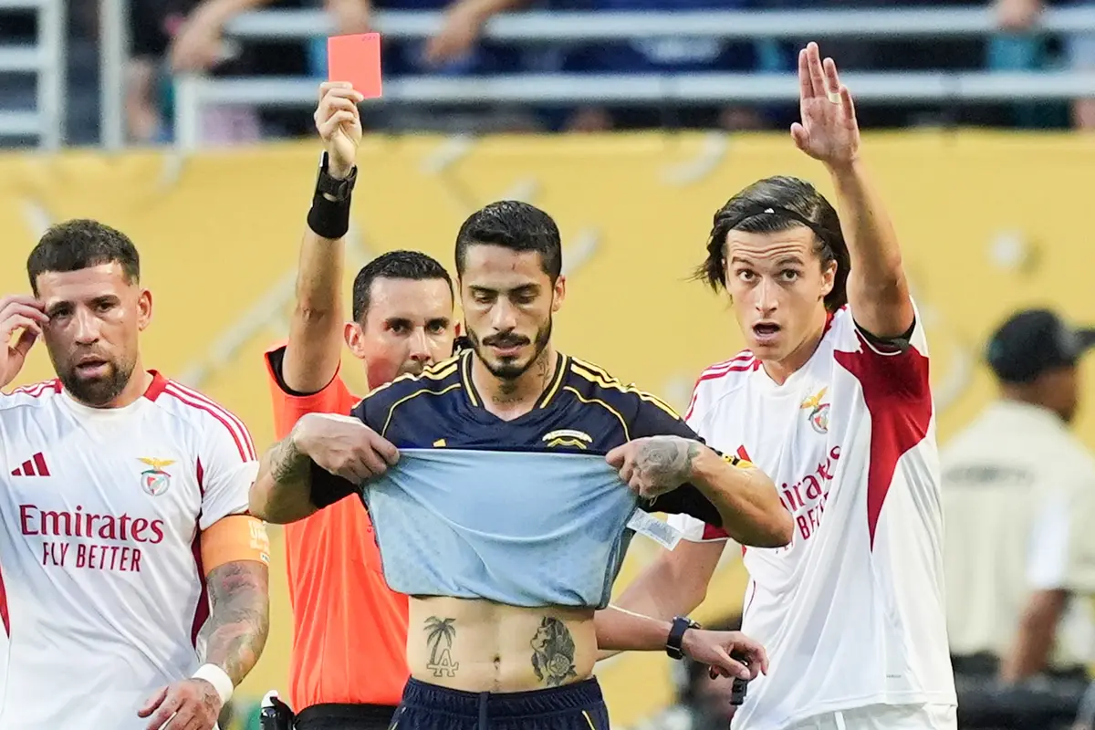 Foto: Duel Tensi Tinggi Antara Boca Juniors vs Benfica, 4 Gol 3 Kartu Merah