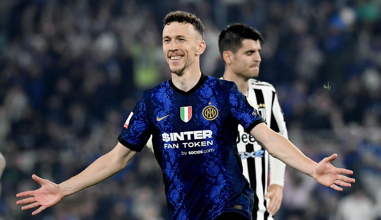 Ivan Perisic sempat dipinjamkannya ke Bayern Munchen sebelum menjadi andalan Antonio Conte di Inter Milan. Sang pelatih mengubah Perisic dari pemain sayap menjadi bek sayap dan sukses membawa il Nerazurri Juara Serie A. Kini Perisic dibawa Conte ke Tottenham Hotspur. (AFP/Filippo Monteforte)