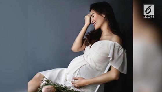 VIDEO: Detik-Detik Perjuangan Acha Septriasa Melahirkan