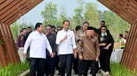 Presiden Joko Widodo atau Jokowi mengajak menteri kabinetnya keliling di Ibu Kota Nusantara (IKN), Kalimantan Timur, Senin (12/8/2024). (Foto: Muchlis Jr - Biro Pers Sekretariat Presiden )