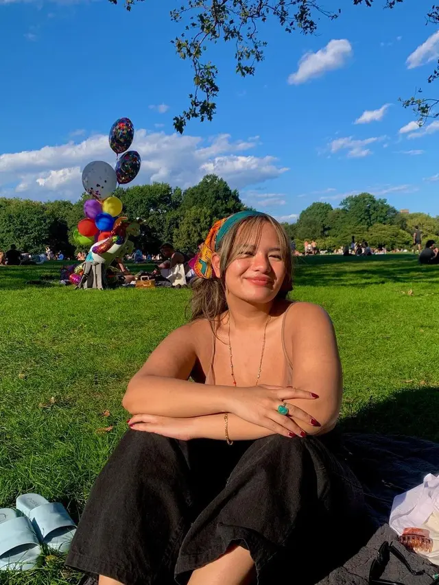 6 Potret Terbaru Zahwa Massaid di New York, Pakai Tindik Hidung Curi Perhatian