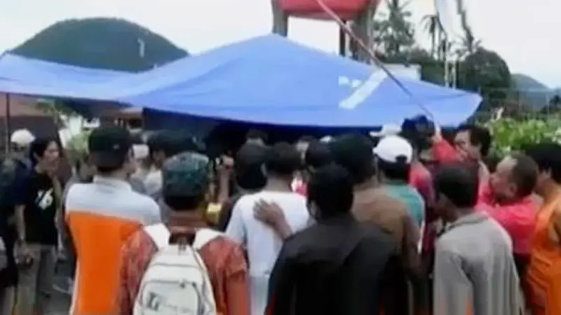 VIDEO: Distribusi Makanan Lamban, Korban Banjir Solok Kelaparan