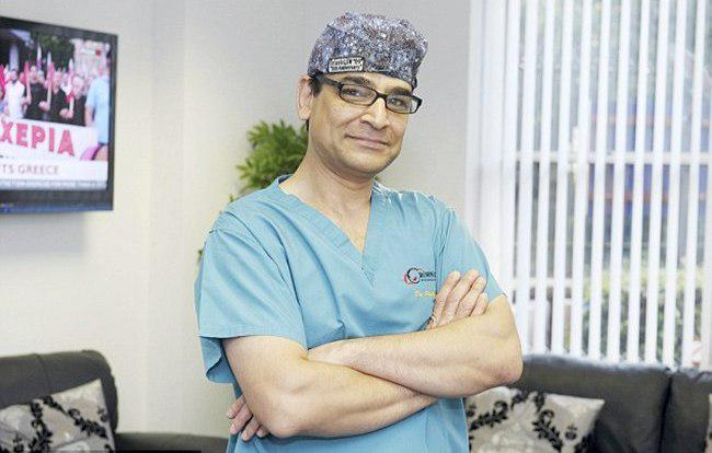 Asim Shahmalak, (53) sang dokter berhati mulia | foto: copyright dailymail.co.uk