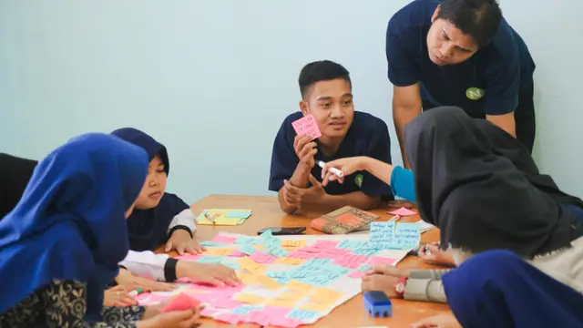 Tugas Guru Mendidik Siswa Indonesia Semakin Menantang, Jangan Lagi Sepelekan Kesejahteraannya