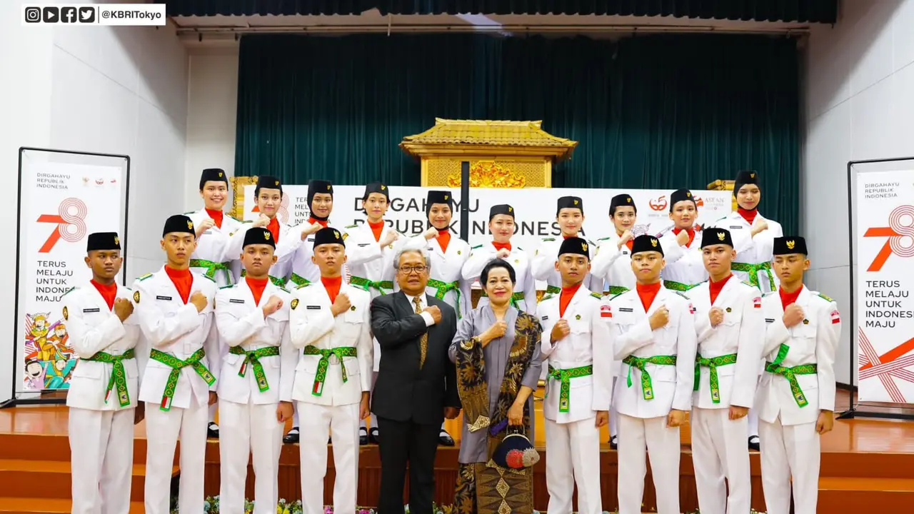 Para anggota Paskibra di KBRI Tokyo, Jepang, dalam rangka HUT ke-78 RI.