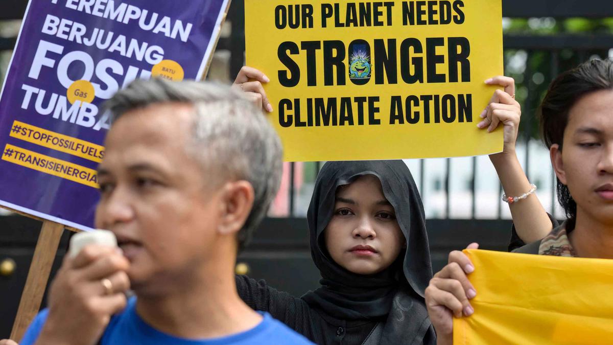 Datangi Kantor Bahlil, Aktivis Lingkungan Desak Pemerintah Percepat Transisi Energi Ramah Lingkungan